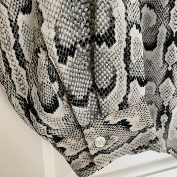 Snakeskin print blouse - Picture 8 of 8